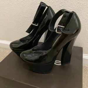 Bebe Vanessa Heels Used, size 6